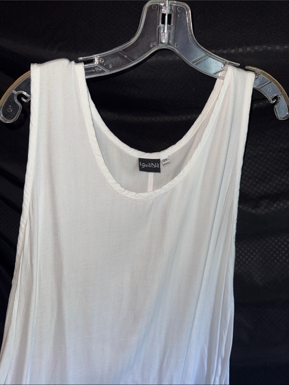 Iguana Women's White Scoop Neck Tank Top